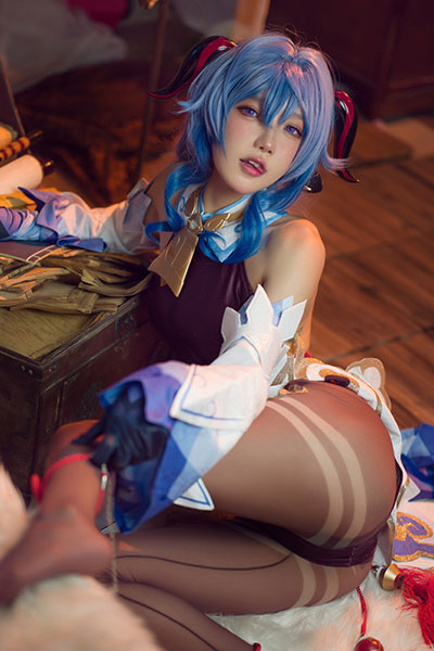 游戏角色还原艺术:阿包也是兔娘的原神甘雨Cosplay赏析